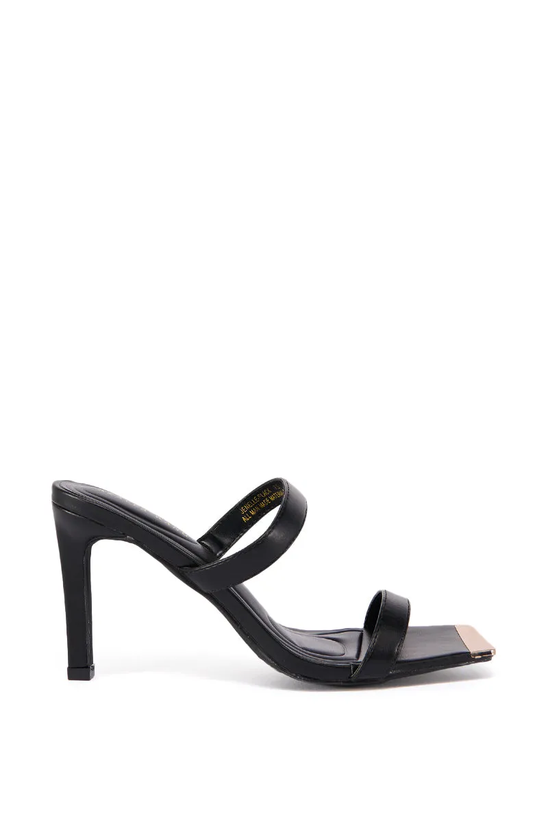 AZALEA WANG JENELLE BLACK METALLIC TOE SANDAL