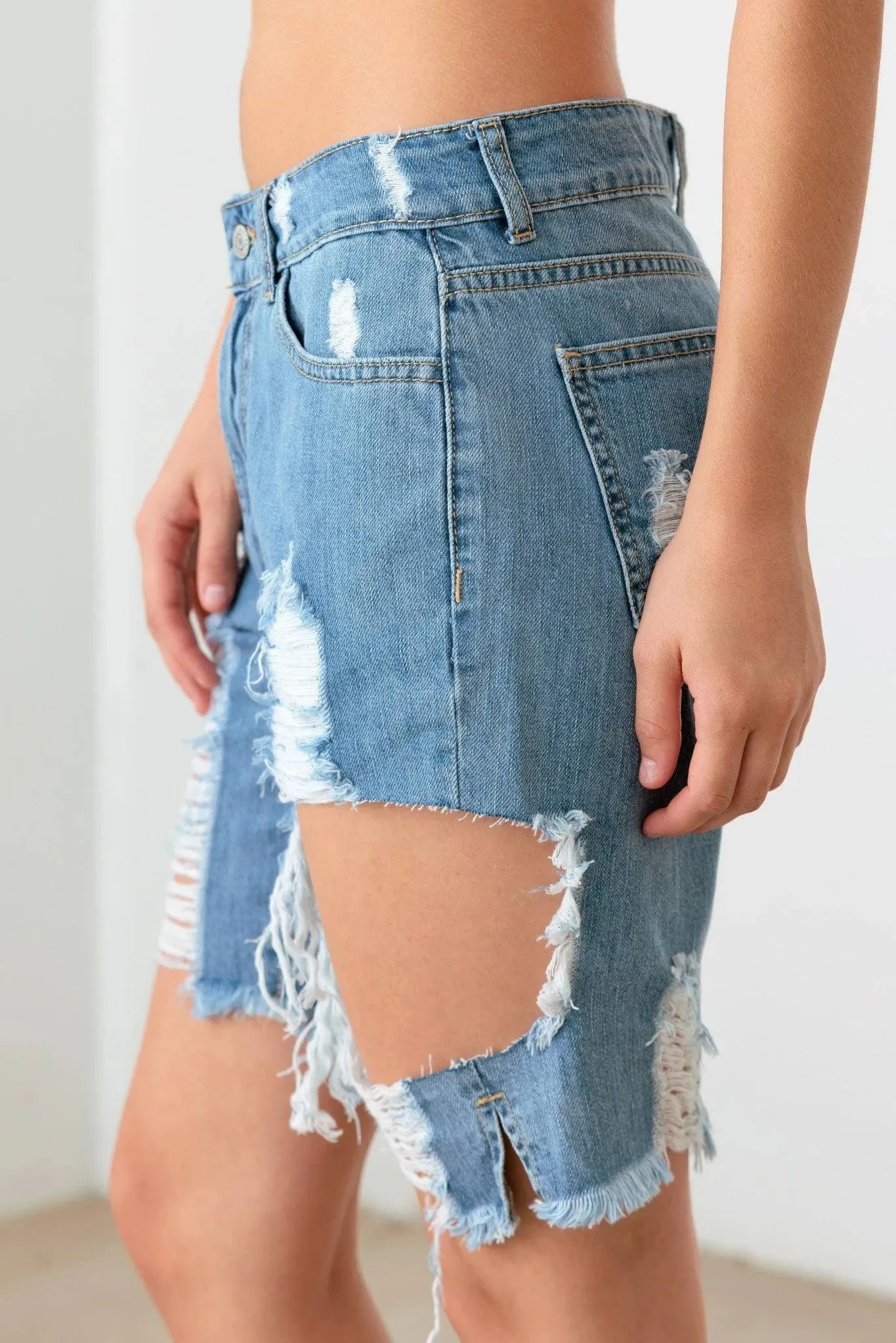 Distressing High-Rise Relaxed fit Denim Capri Shorts