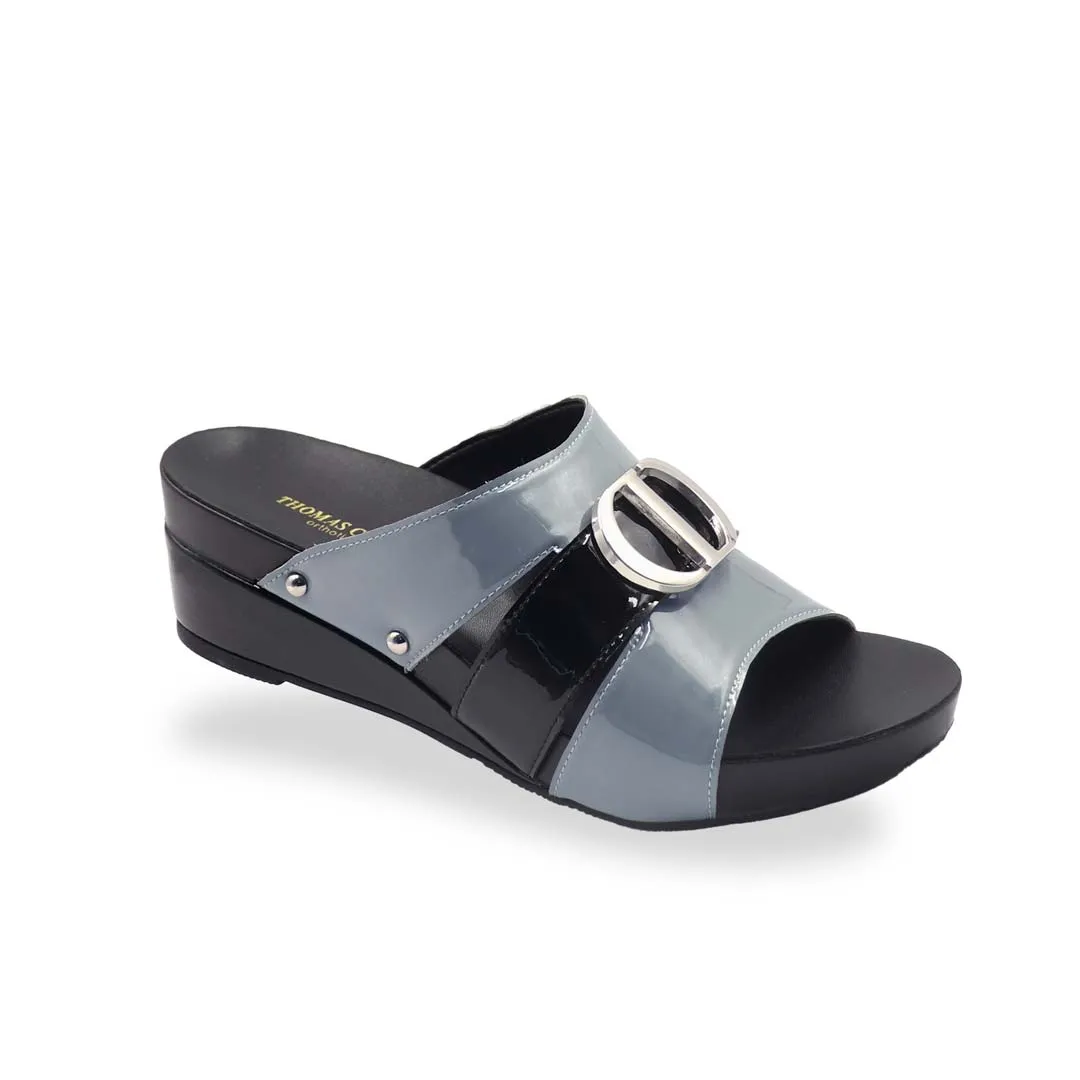 [EXTRA 20% off at cart] Two-Tone Buckle Low Wedges