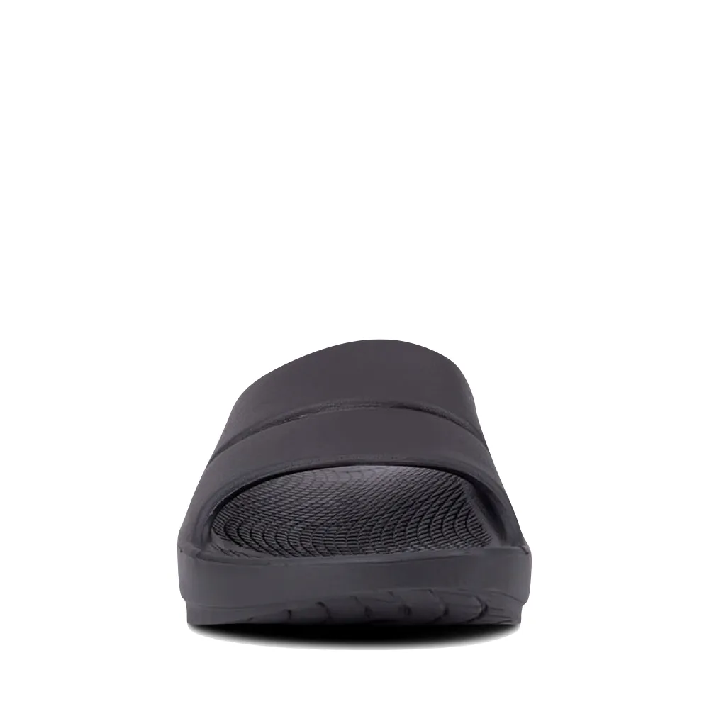 OOfos OOahh Slide Sandal in Black